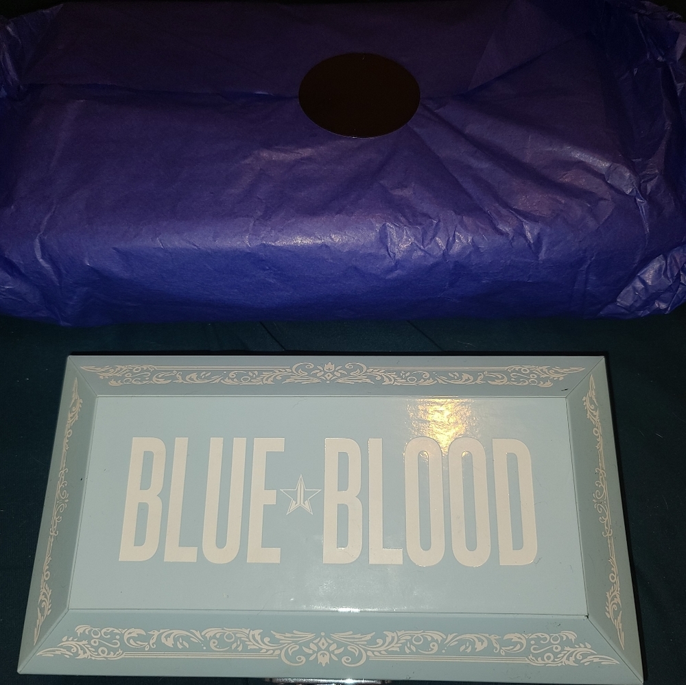 Jeffree Star eyeshadow palette